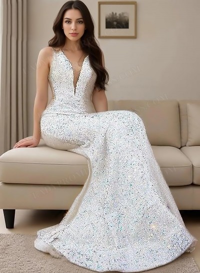 2025 Sheath/Column Sequins V-neck Sleeveless Sweep/Brush Train Prom Dresses