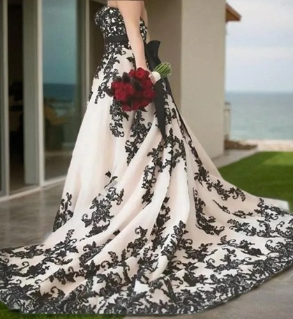 2025 New Arrival A Line/Princess Sweetheart Bowknot Plus Size Wedding Dresses / Bridal Gowns Black Appliques