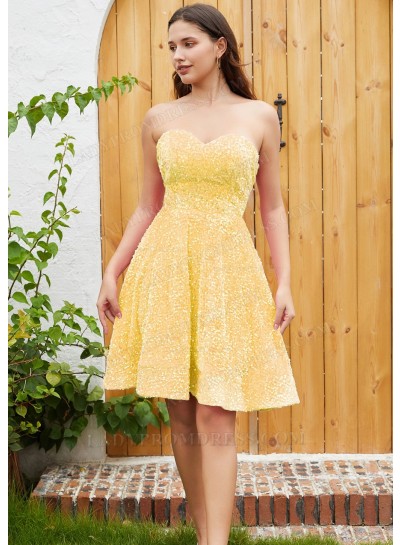 Light Yellow A-line Princess Sweetheart Sequin Sleeveless Knee-Length Homecoming Dresses
