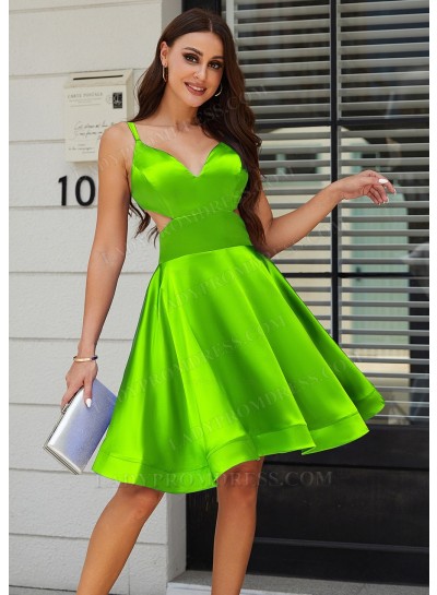 Green A-line Princess V-neck Silk like Satin Knee-Length Sweet 16 / Homecoming Dresses