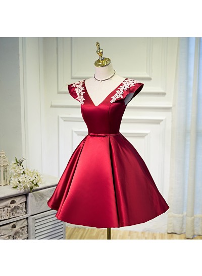A Line Burgundy Satin V-neck Homecoming Dress / Short Prom Dresses