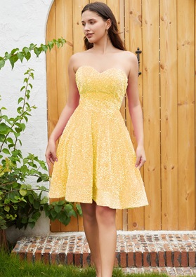 Light Yellow A-line Princess Sweetheart Sequin Sleeveless Knee-Length Homecoming Dresses