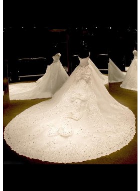 Tulle Chapel Train Ball Gown Sleeveless Sweetheart Lace Up Wedding Dresses / Gowns With Appliqued Beaded Back